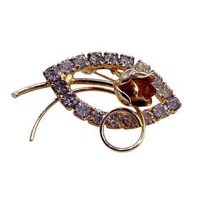 Vintage 3D rose with crystal shaped outline brooch